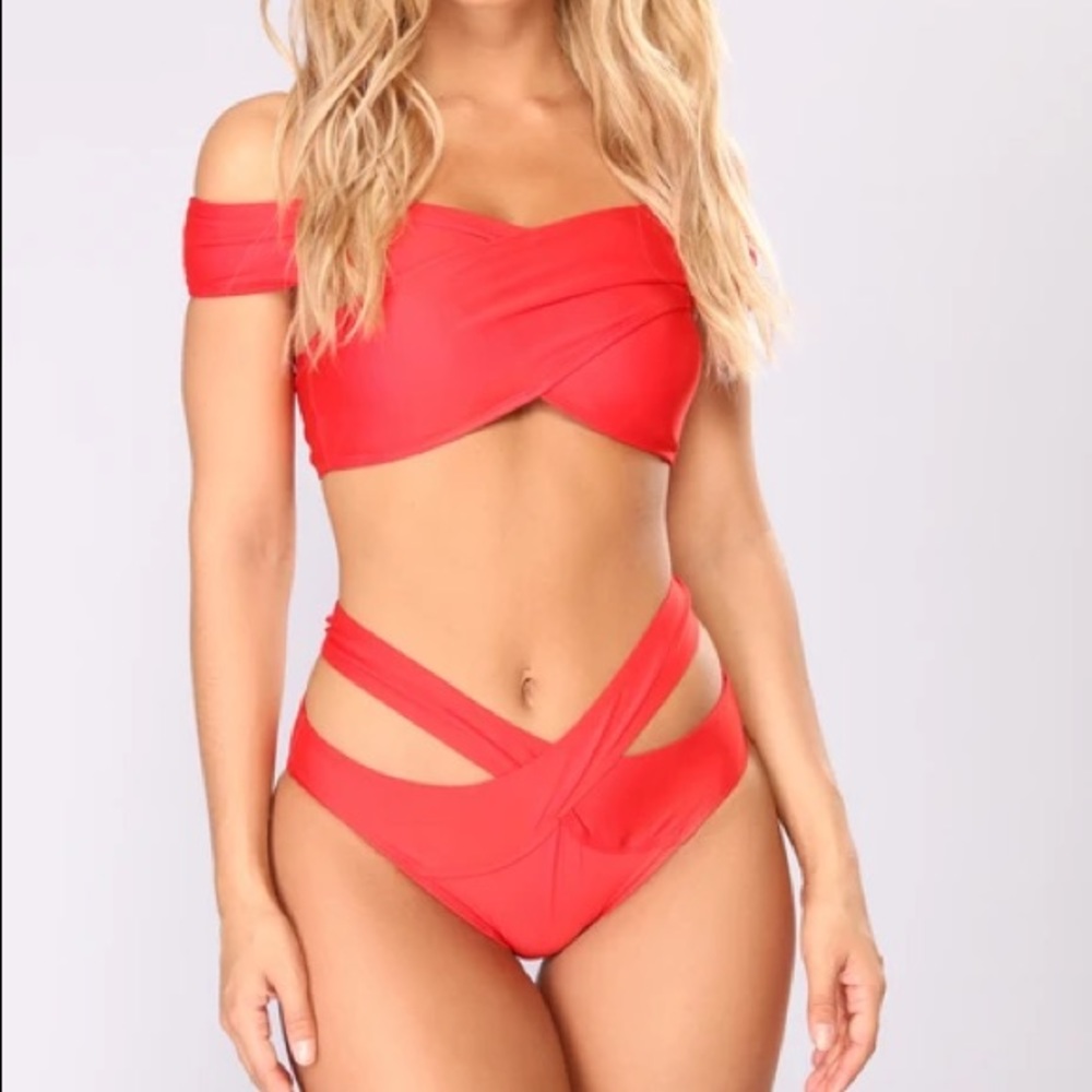 Brand new Fashion Nova bikini